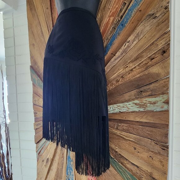 VTG BCBGMAXAZRIA wool black embroidered/fringe skirt Sz 4